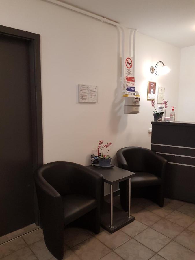 Nefelejcs Vendeghaz Hotel Gödöllő Екстериор снимка
